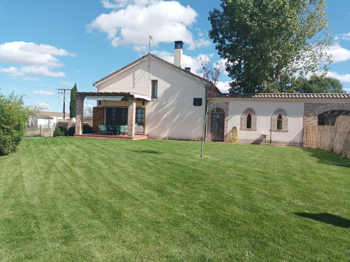Casas Olmo Y Fresno Jardin Y Piscina A 17 Kilometros De Salamanca Esterno foto