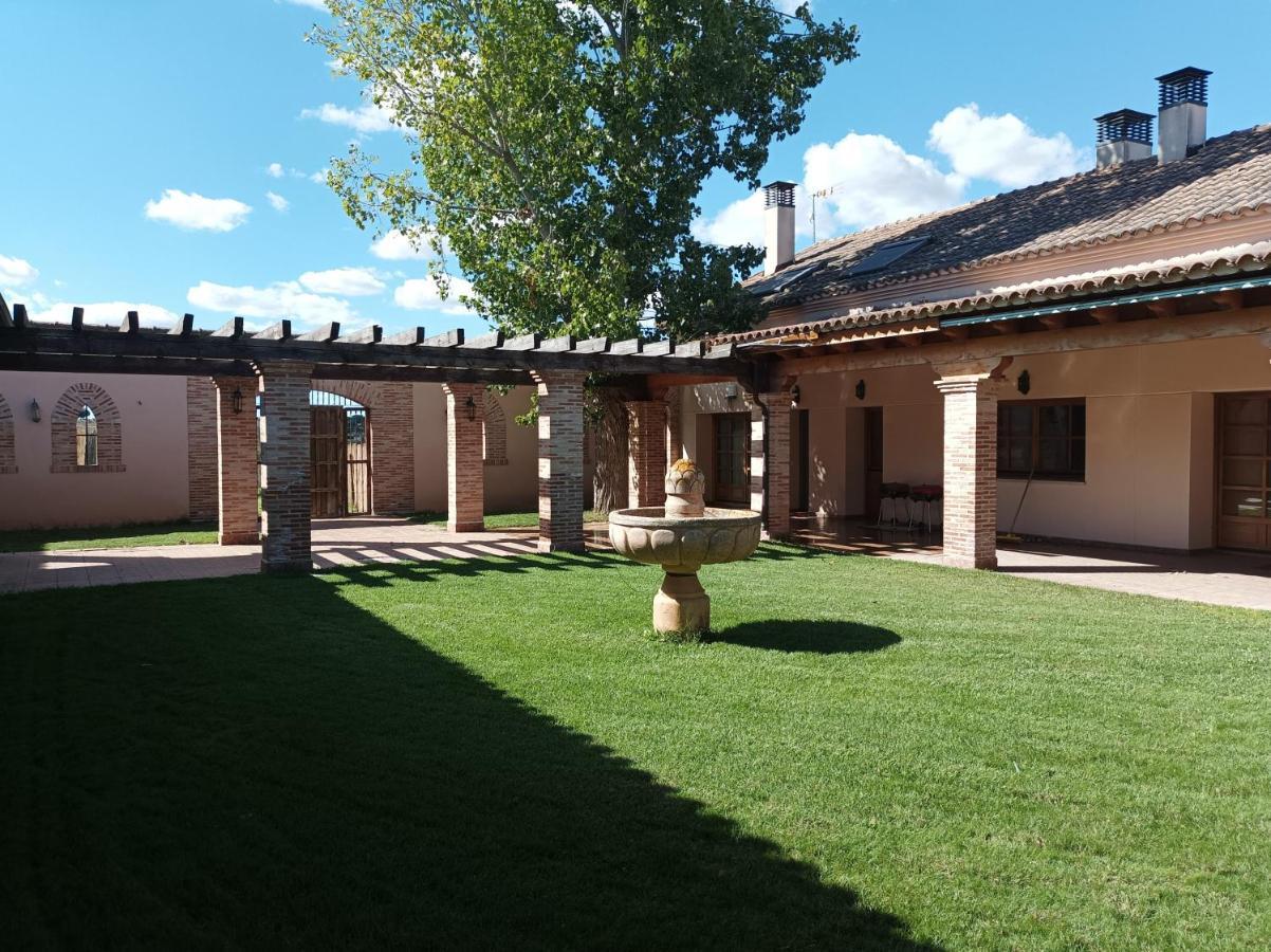 Casas Olmo Y Fresno Jardin Y Piscina A 17 Kilometros De Salamanca Esterno foto