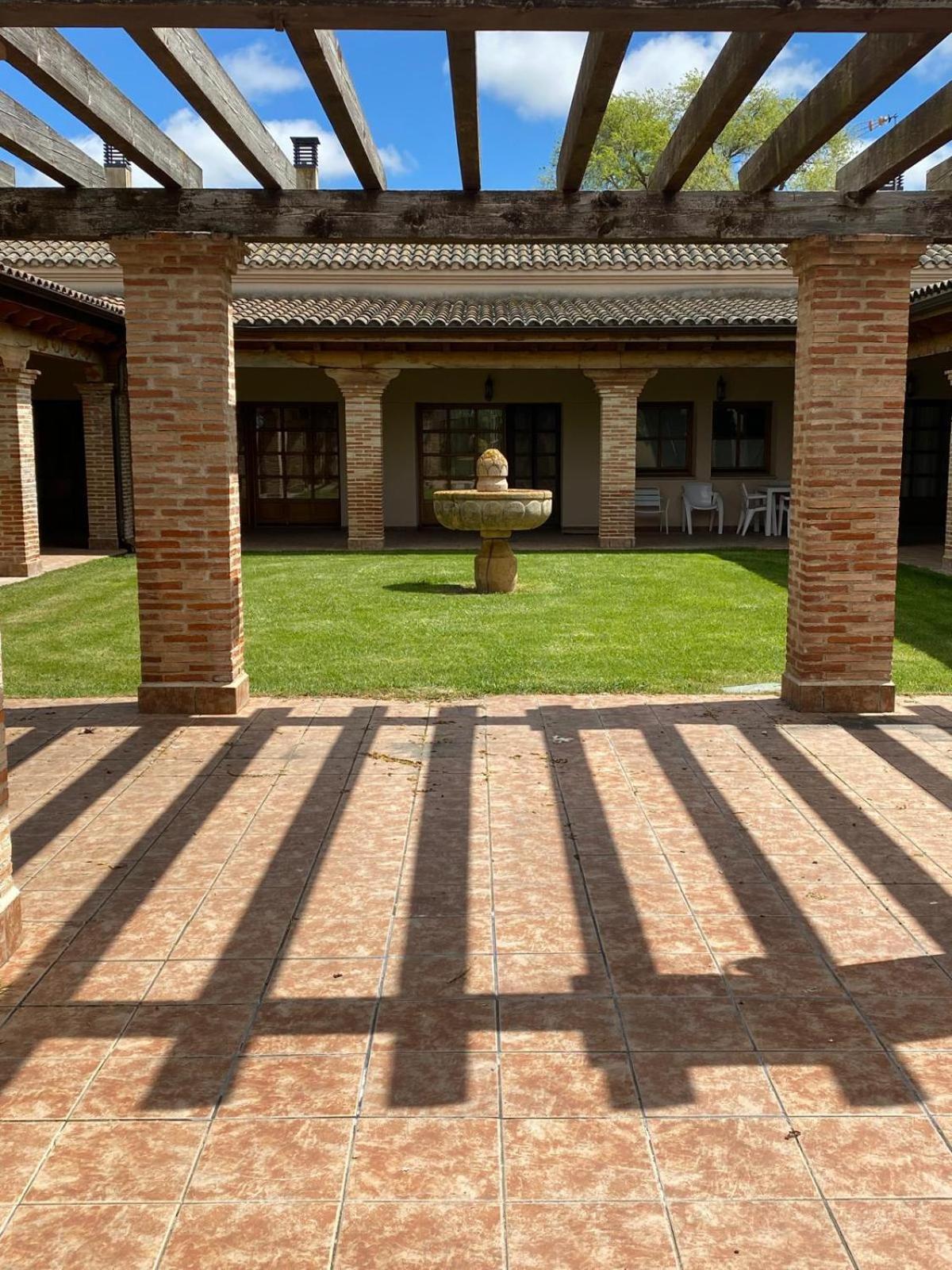 Casas Olmo Y Fresno Jardin Y Piscina A 17 Kilometros De Salamanca Esterno foto